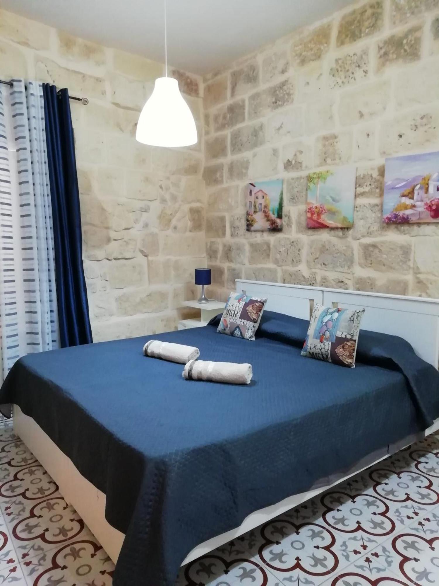 Apartment Sixty Two 3 *